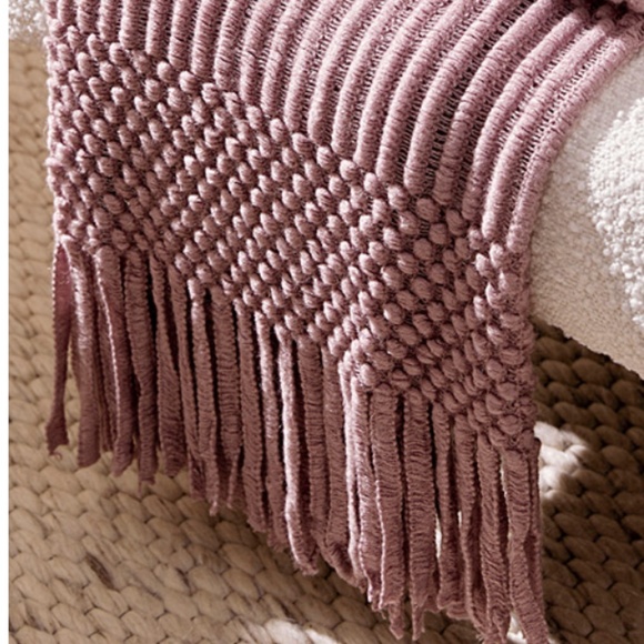 Soft lilac textured knit throw blanket with fringe NWT - Picture 10 of 10